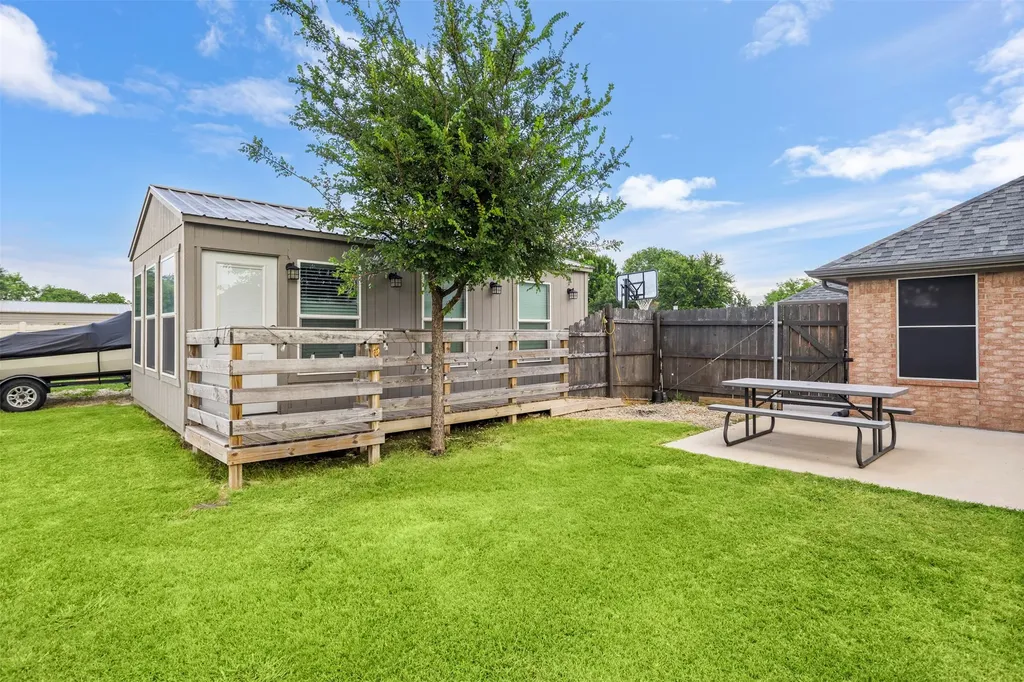 1116 W Sharpshire Drive Waxahachie TX 75165