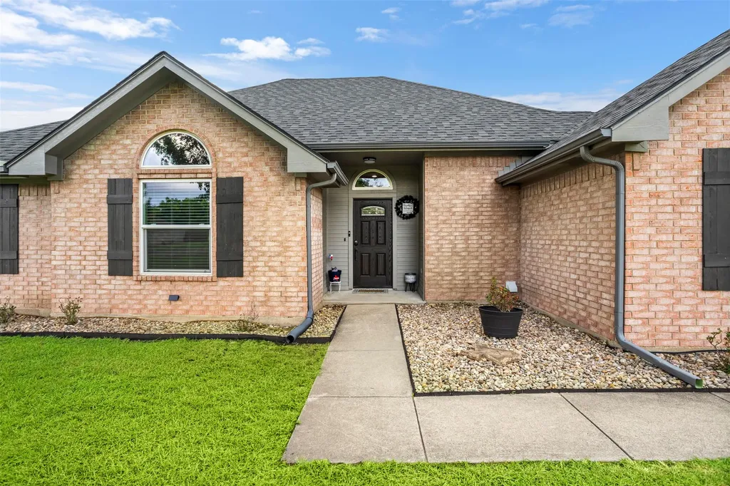 1116 W Sharpshire Drive Waxahachie TX 75165