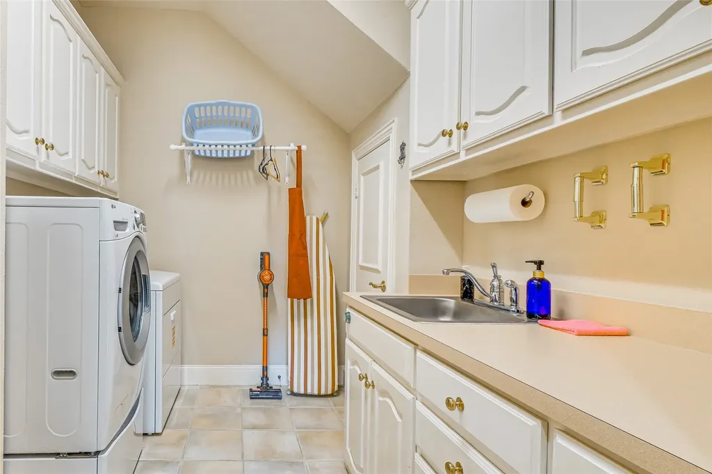 2116 Ironside Drive Plano TX 75075
