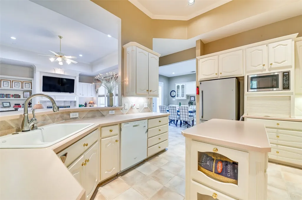 2116 Ironside Drive Plano TX 75075