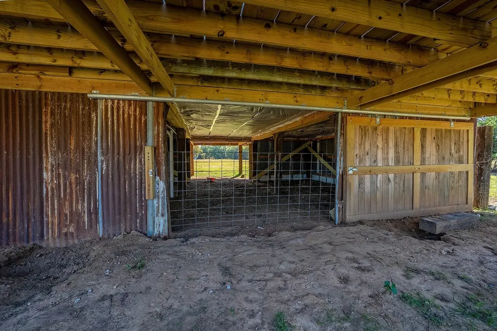 1696 County Road 222 Gainesville TX 76240