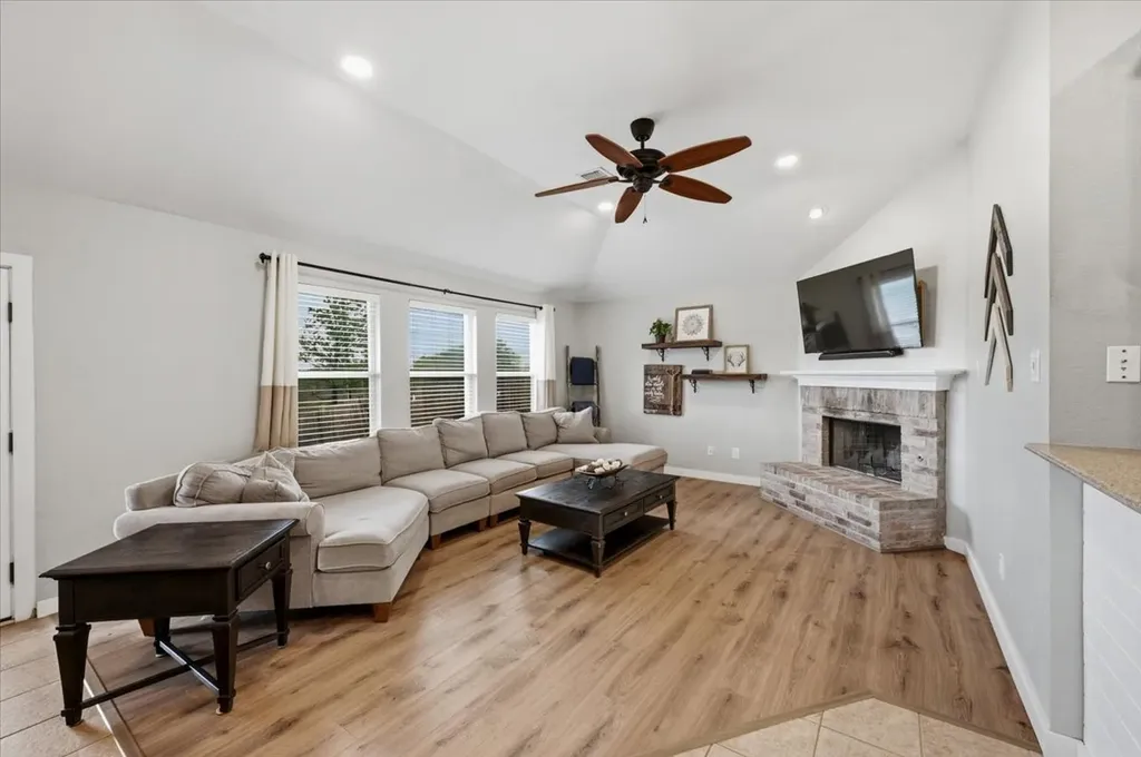 10521 Bradshaw Drive Fort Worth TX 76108