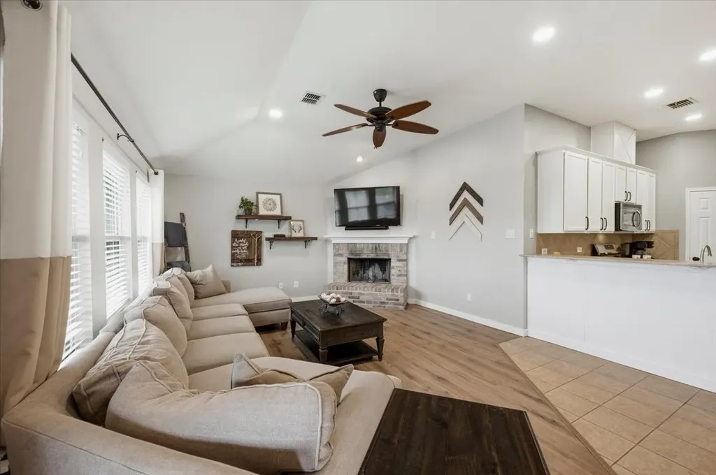 10521 Bradshaw Drive Fort Worth TX 76108