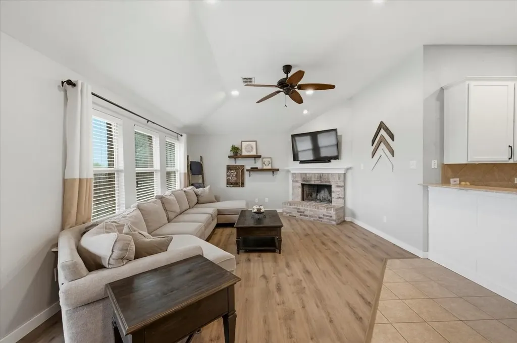 10521 Bradshaw Drive Fort Worth TX 76108