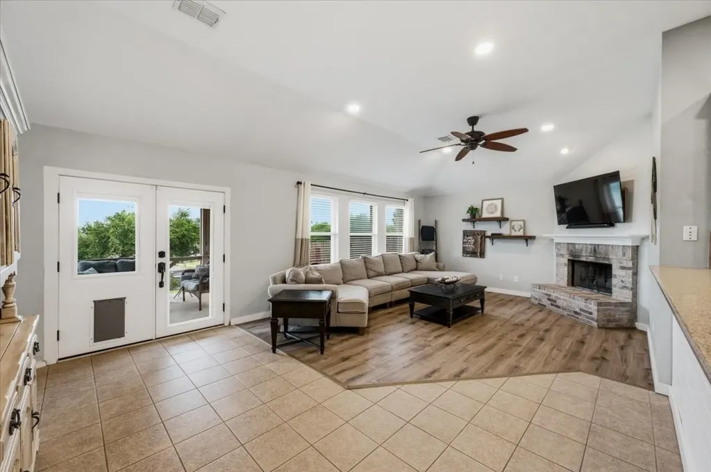 10521 Bradshaw Drive Fort Worth TX 76108