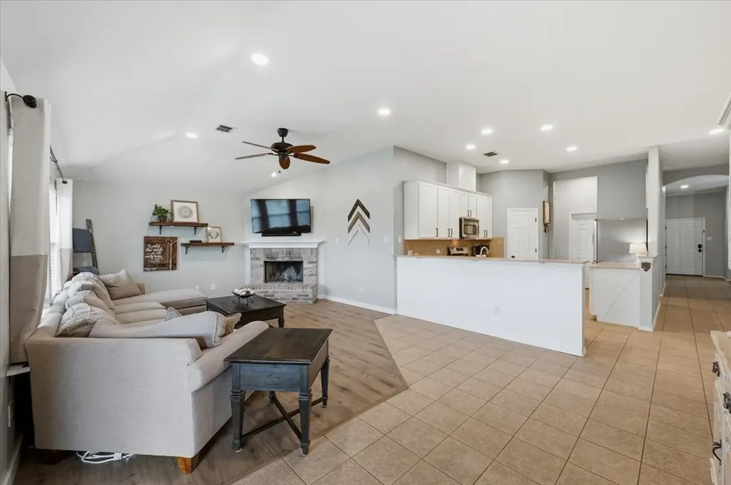 10521 Bradshaw Drive Fort Worth TX 76108