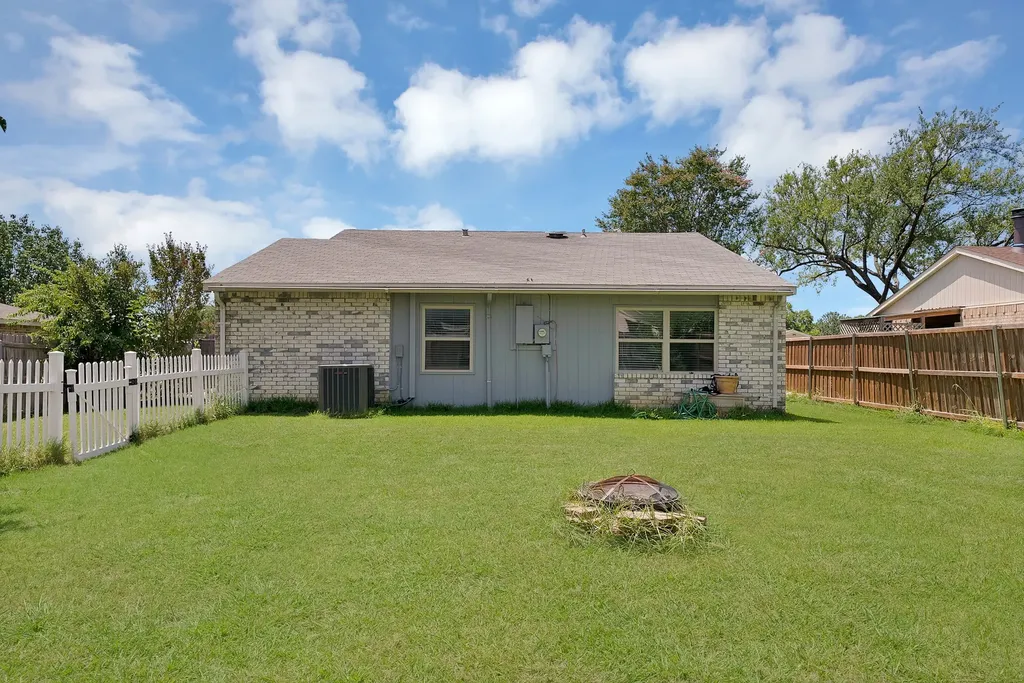 4205 Spindletree Lane Fort Worth TX 76137