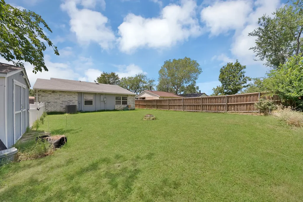 4205 Spindletree Lane Fort Worth TX 76137