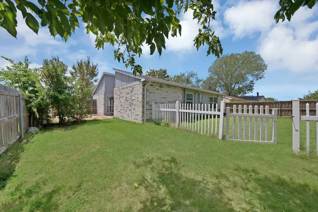 4205 Spindletree Lane Fort Worth TX 76137