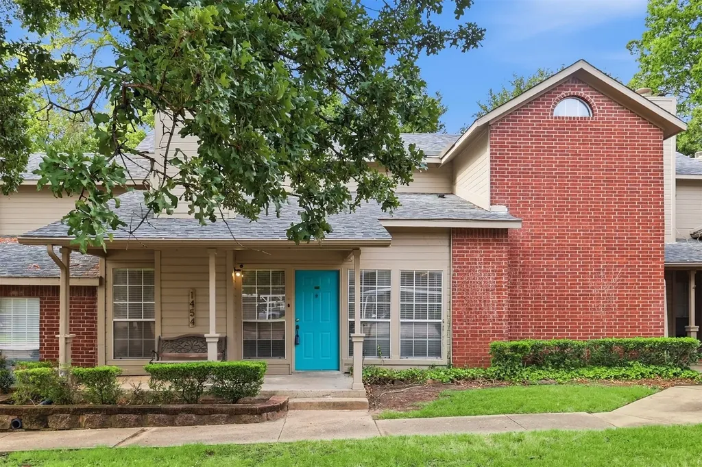 1454 Meadowood Village Drive Fort Worth TX 76120