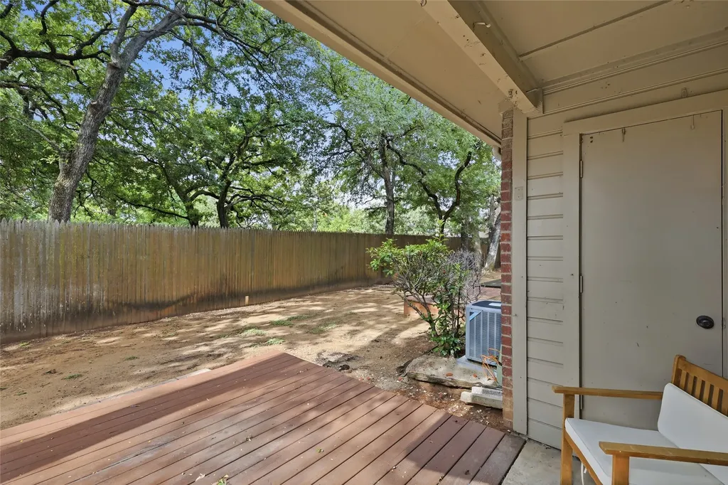 1454 Meadowood Village Drive Fort Worth TX 76120