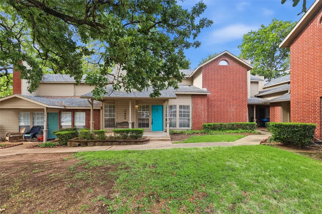 1454 Meadowood Village Drive Fort Worth TX 76120