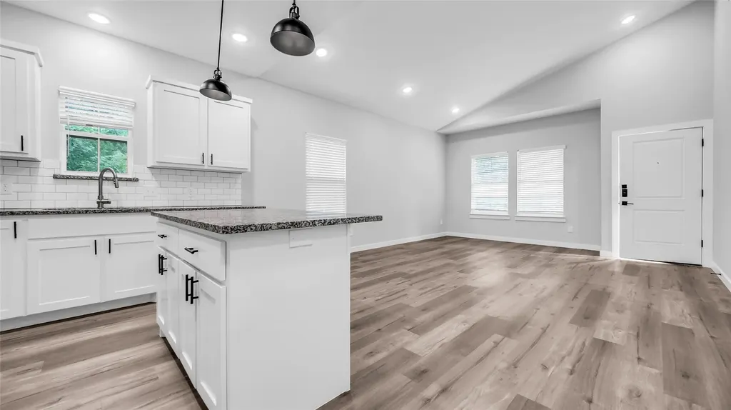 716 E Chestnut Street Denison TX 75021