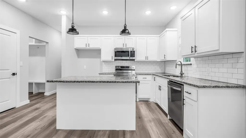 716 E Chestnut Street Denison TX 75021