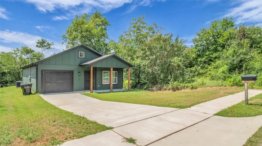 716 E Chestnut Street Denison TX 75021