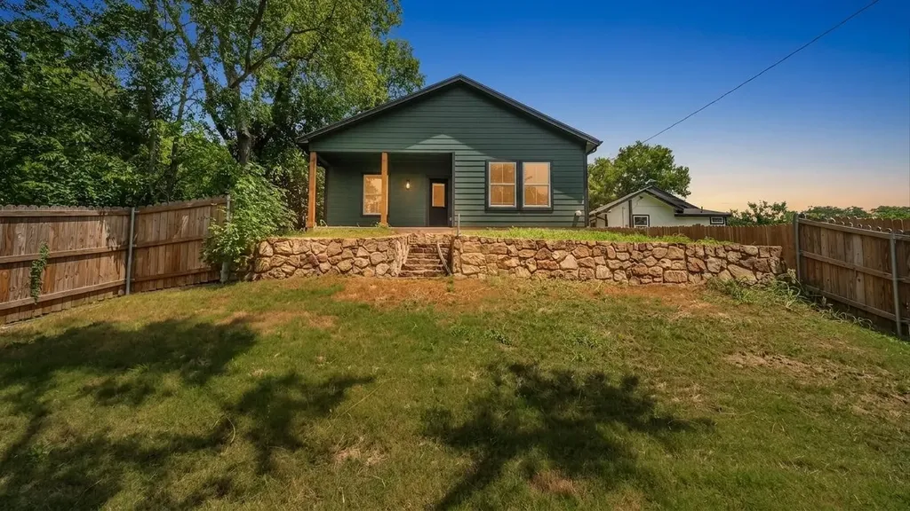 716 E Chestnut Street Denison TX 75021