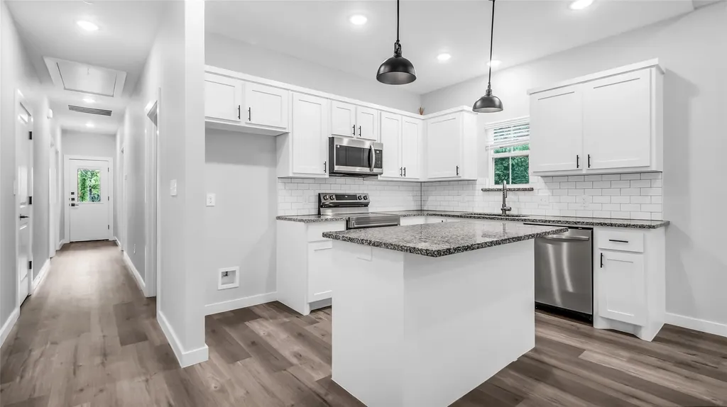 716 E Chestnut Street Denison TX 75021
