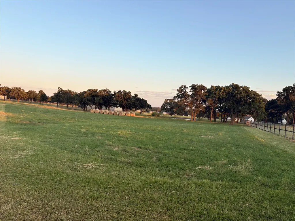 2025 Swallow Tail Court Poolville TX 76487