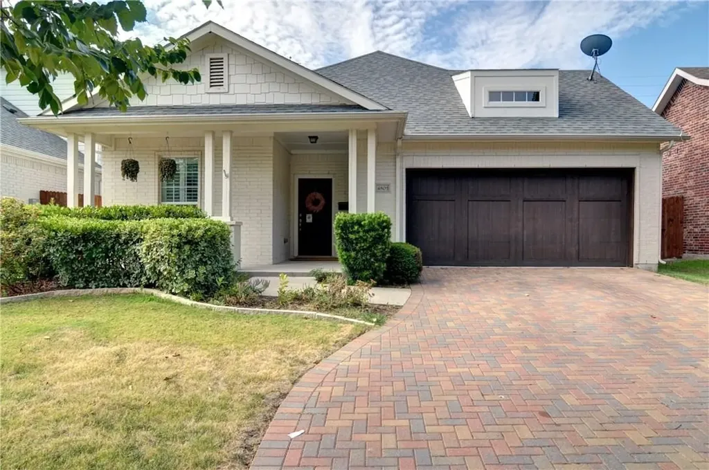 4805 Bryce Avenue Fort Worth TX 76107