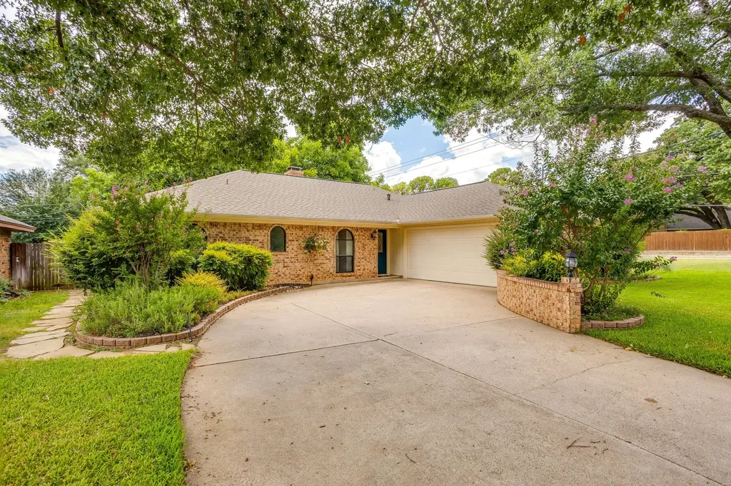 4510 Longacres Court Arlington TX 76016