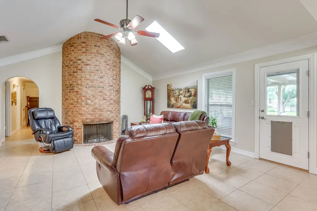 4510 Longacres Court Arlington TX 76016