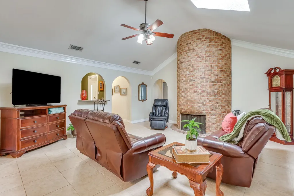 4510 Longacres Court Arlington TX 76016