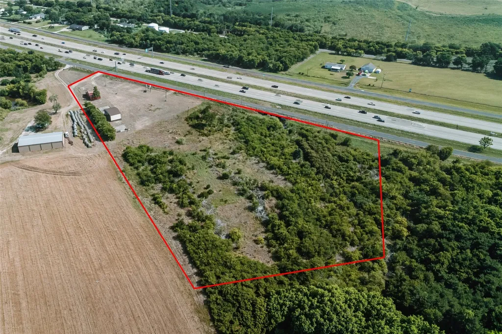 7110 S Interstate 45 Service Road Alma TX 75119