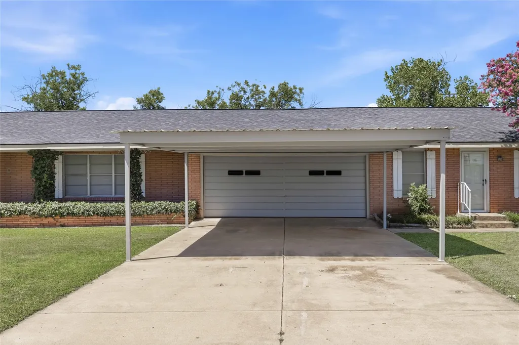1301 15th Street Brownwood TX 76801