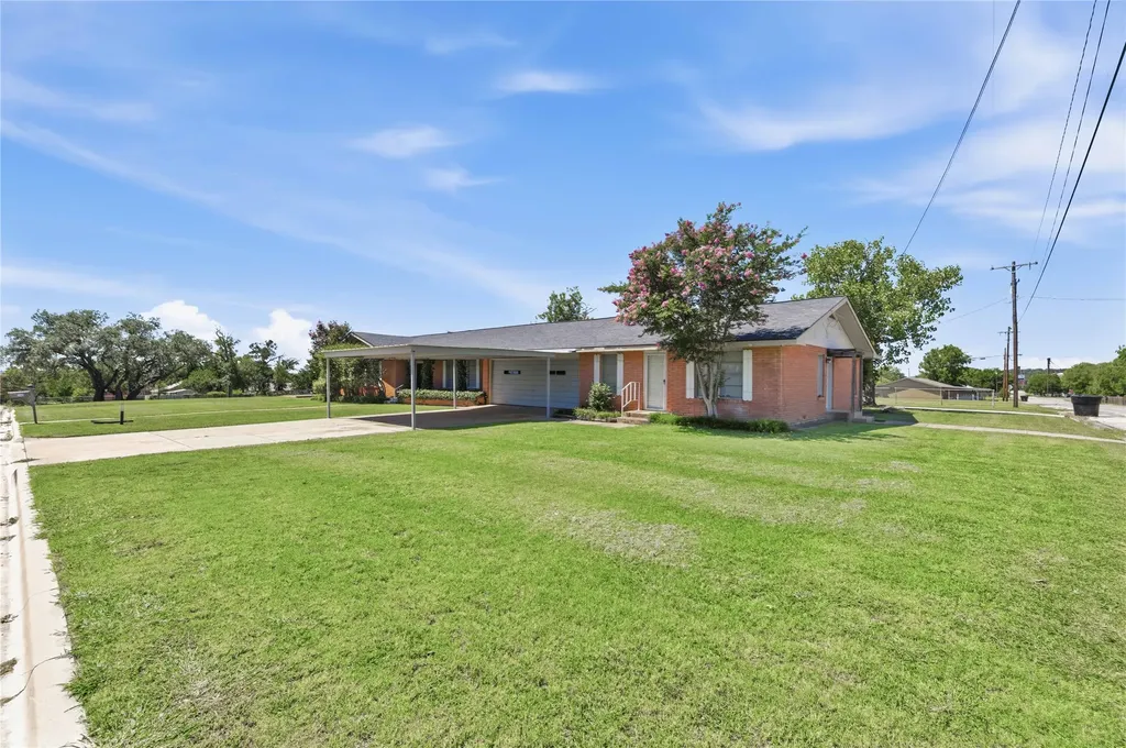 1301 15th Street Brownwood TX 76801