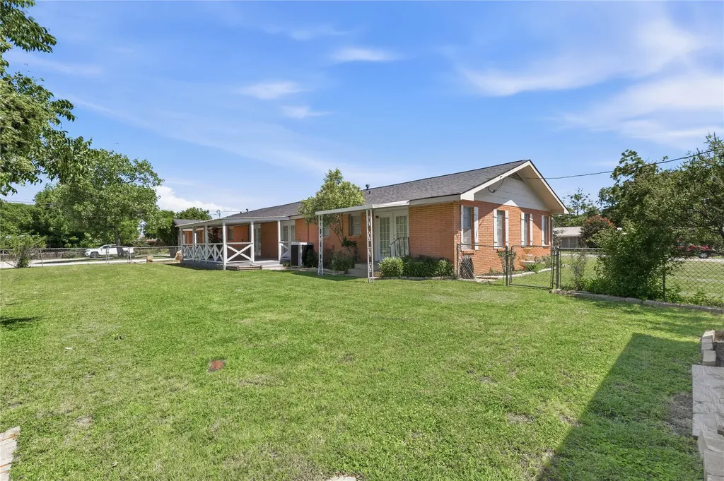1301 15th Street Brownwood TX 76801