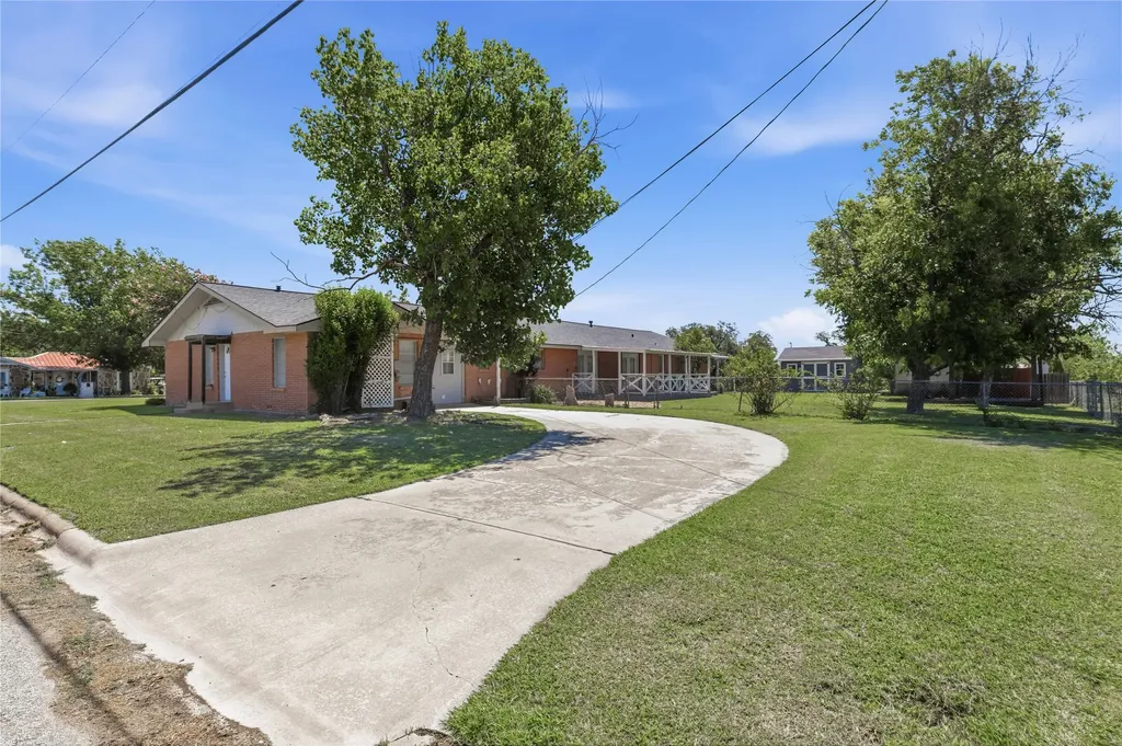 1301 15th Street Brownwood TX 76801