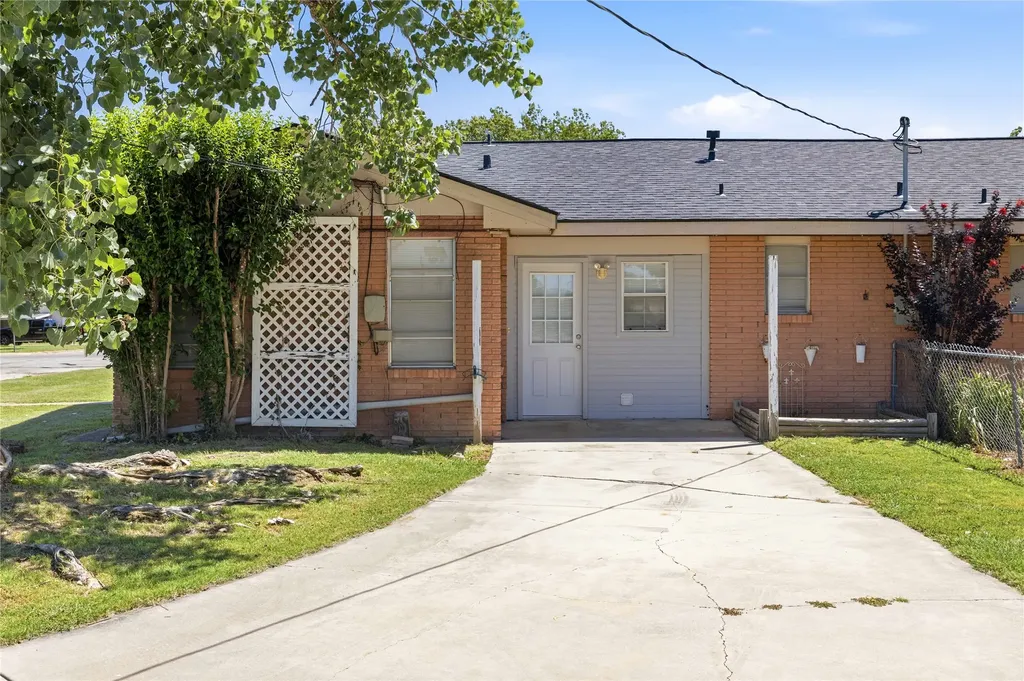 1301 15th Street Brownwood TX 76801