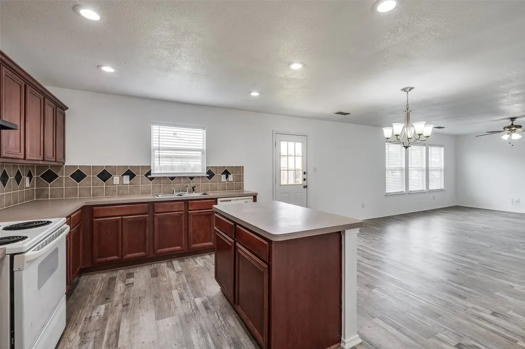 8101 Stanton Court Fort Worth TX 76120