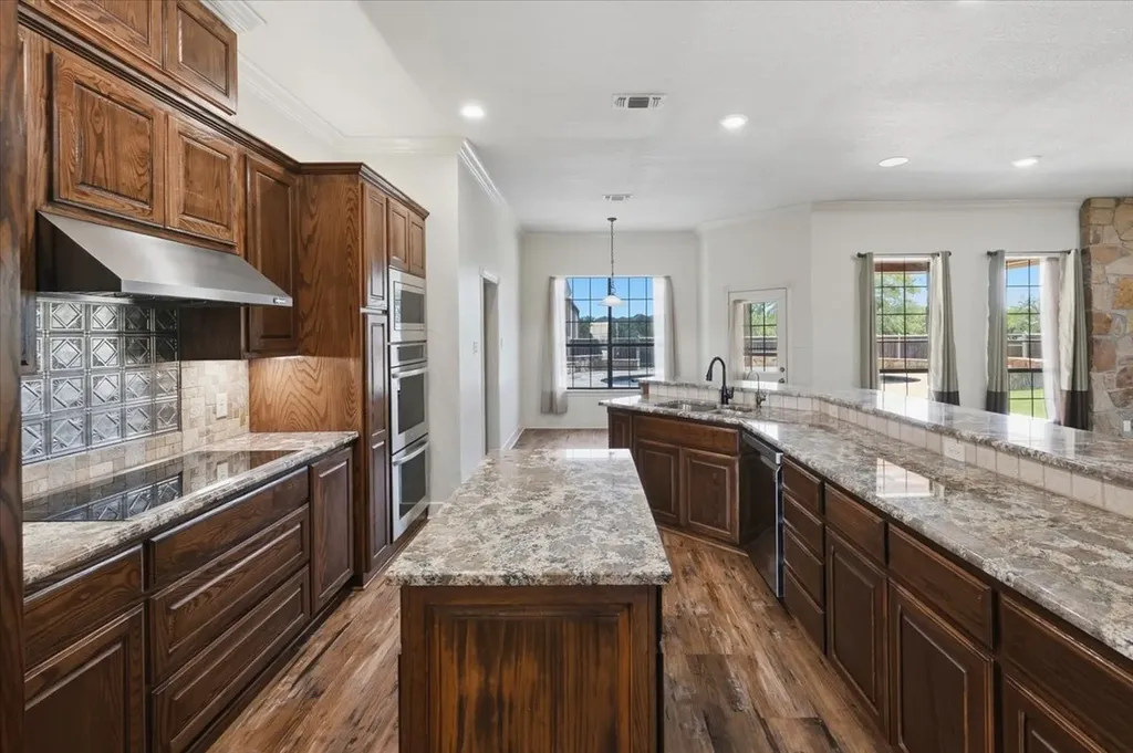 122 Eagle Pass Lane Weatherford TX 76087