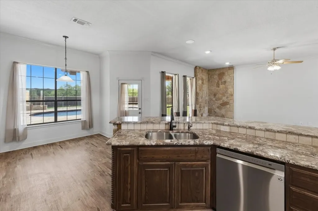 122 Eagle Pass Lane Weatherford TX 76087