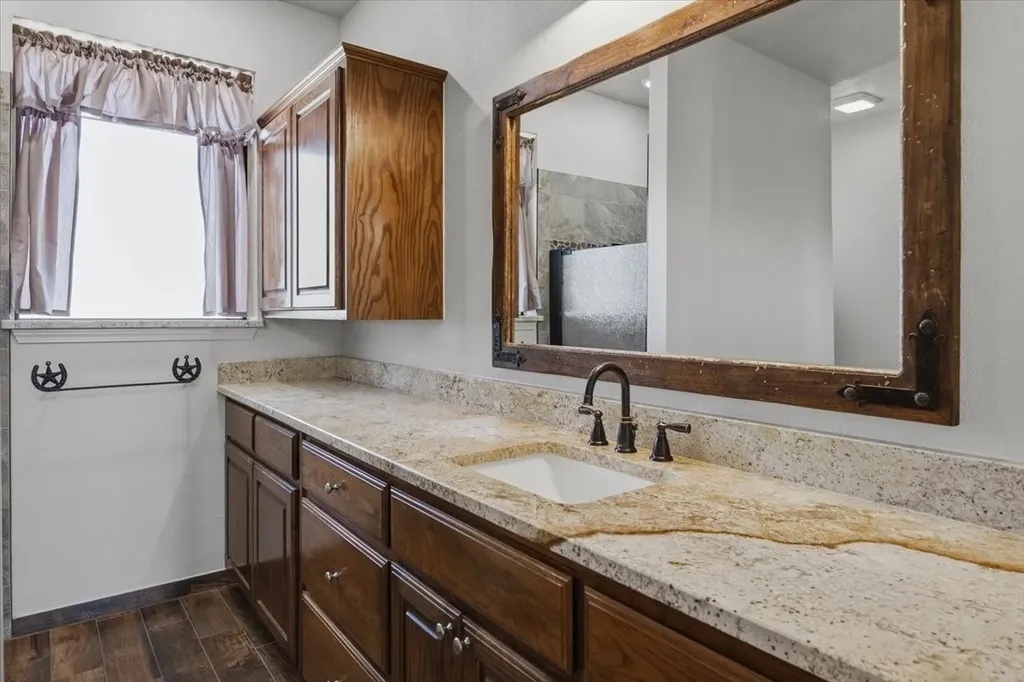 122 Eagle Pass Lane Weatherford TX 76087
