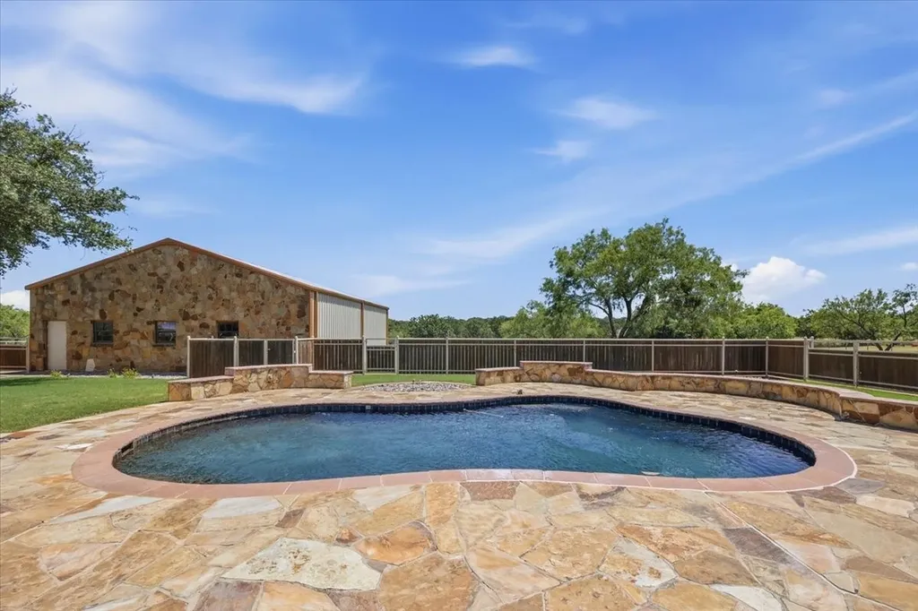 122 Eagle Pass Lane Weatherford TX 76087