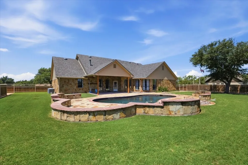 122 Eagle Pass Lane Weatherford TX 76087