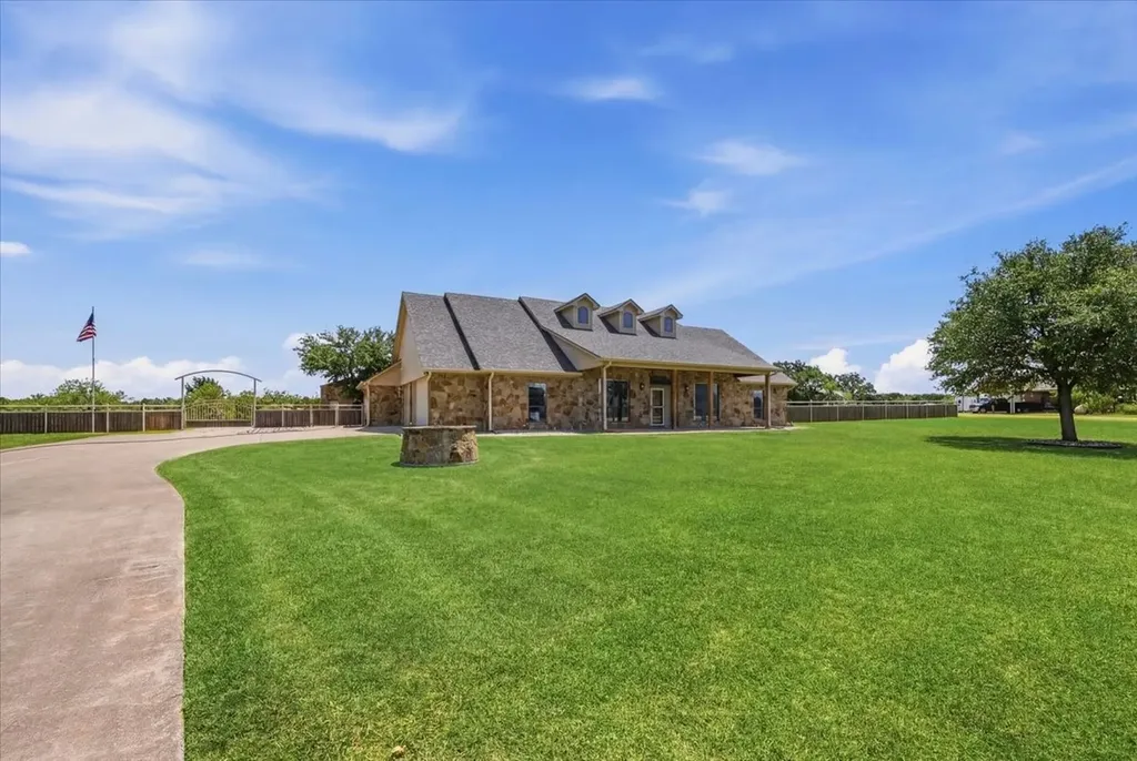 122 Eagle Pass Lane Weatherford TX 76087