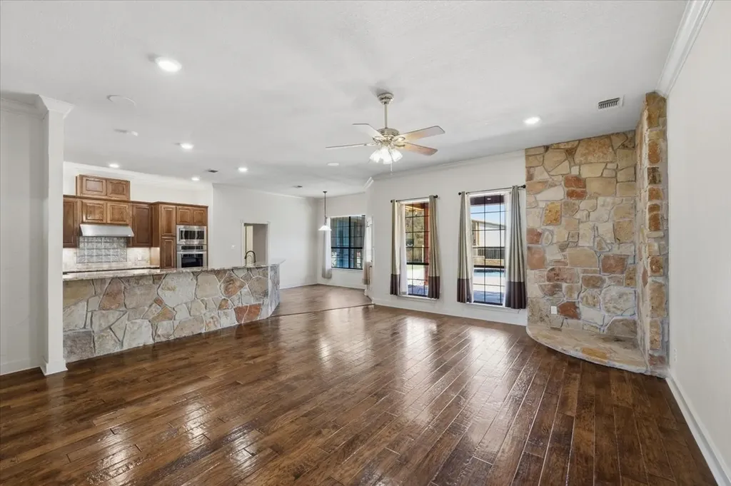 122 Eagle Pass Lane Weatherford TX 76087