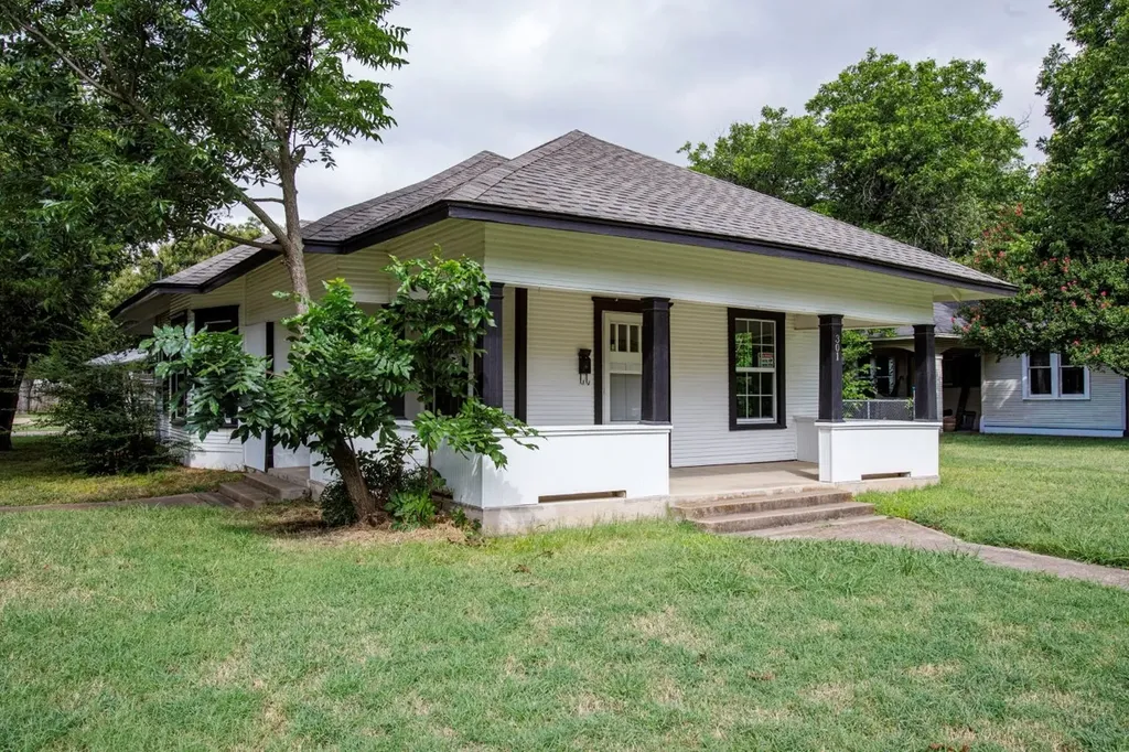 301 Madison Street Cleburne TX 76033