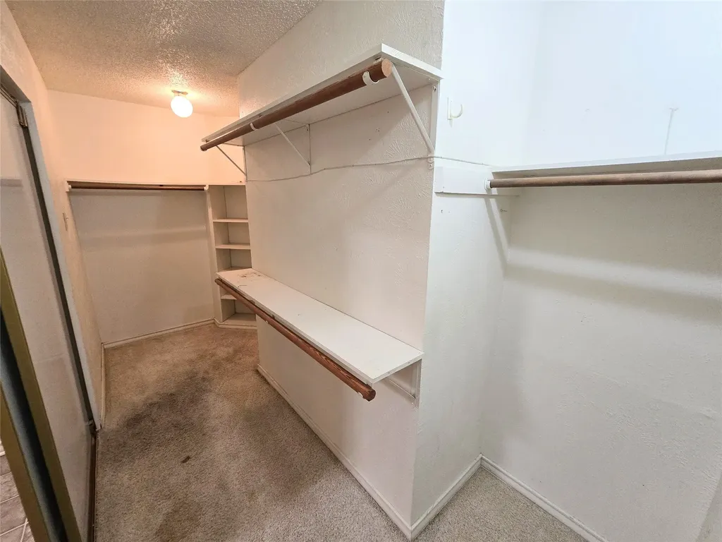 2211 Baltic Avenue Arlington TX 76011
