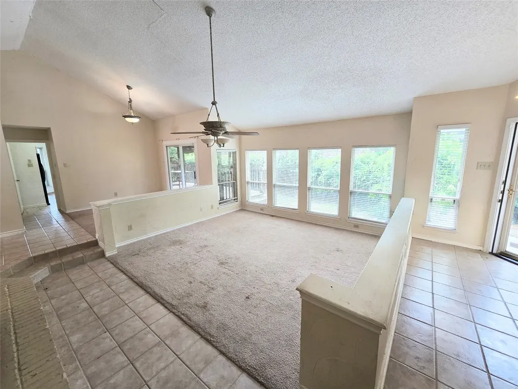 2211 Baltic Avenue Arlington TX 76011