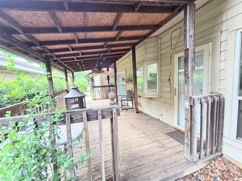 2211 Baltic Avenue Arlington TX 76011
