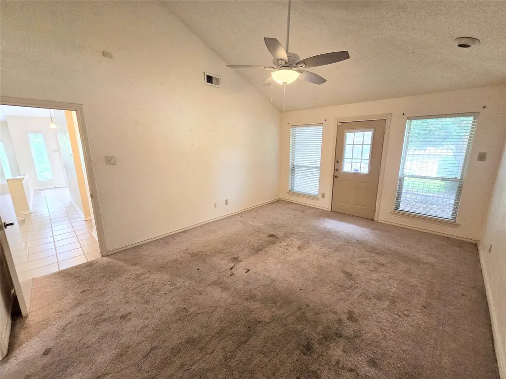 2211 Baltic Avenue Arlington TX 76011