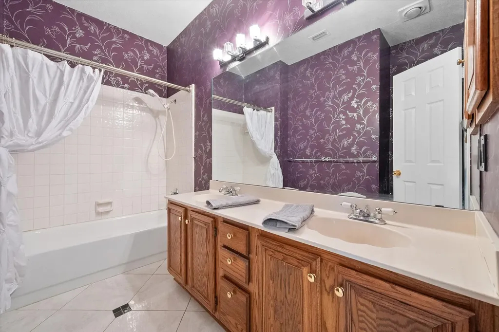 1132 Devonshire Drive Desoto TX 75115