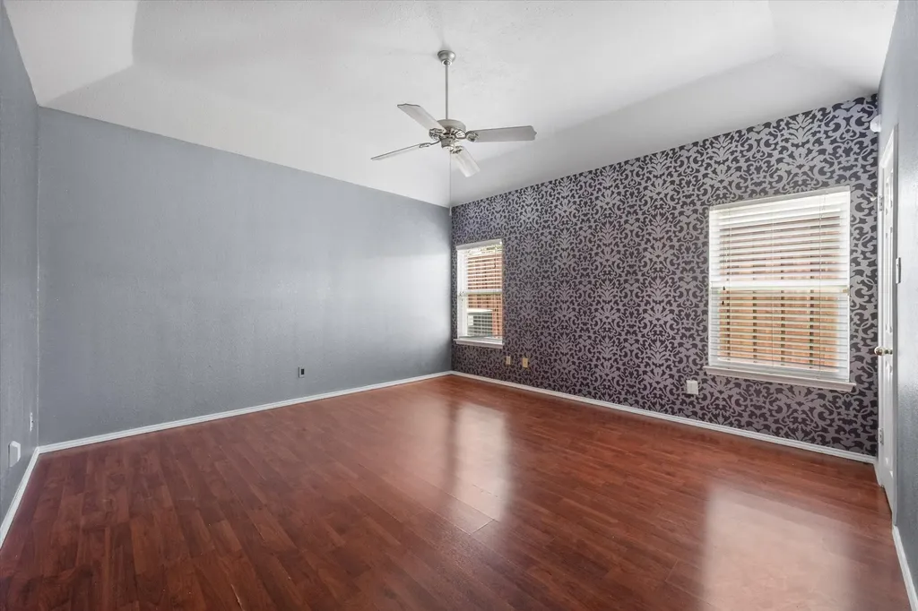 1132 Devonshire Drive Desoto TX 75115
