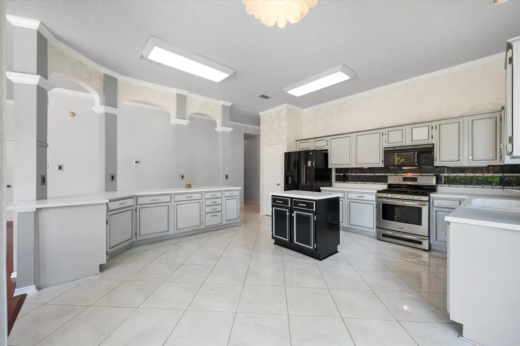 1132 Devonshire Drive Desoto TX 75115
