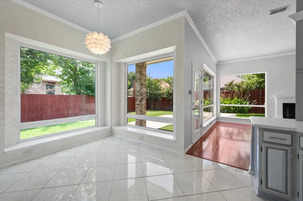 1132 Devonshire Drive Desoto TX 75115