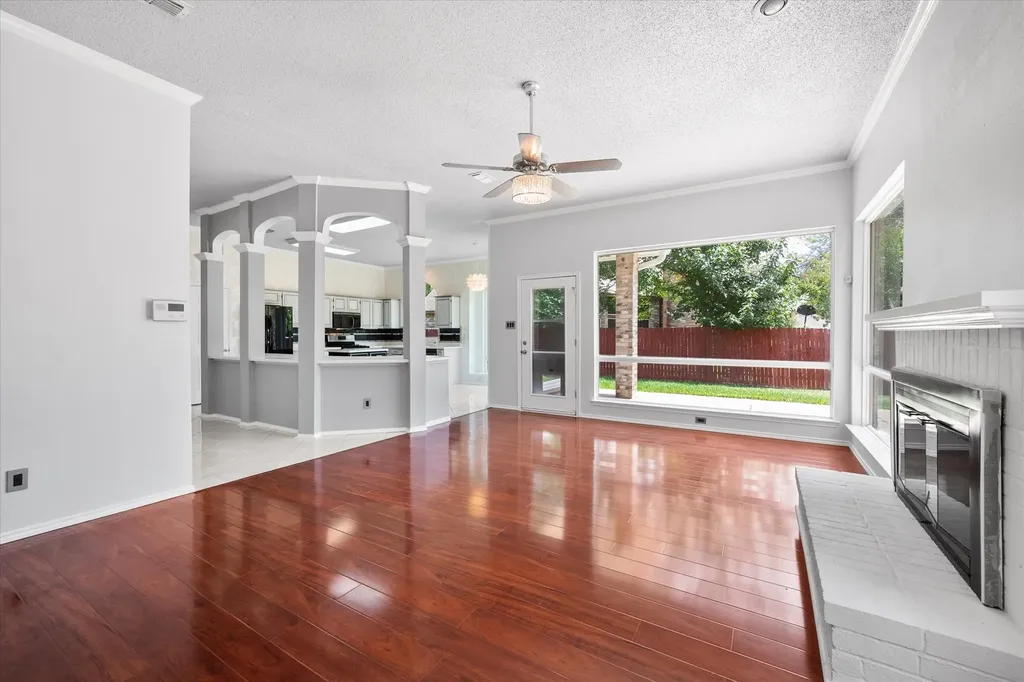 1132 Devonshire Drive Desoto TX 75115